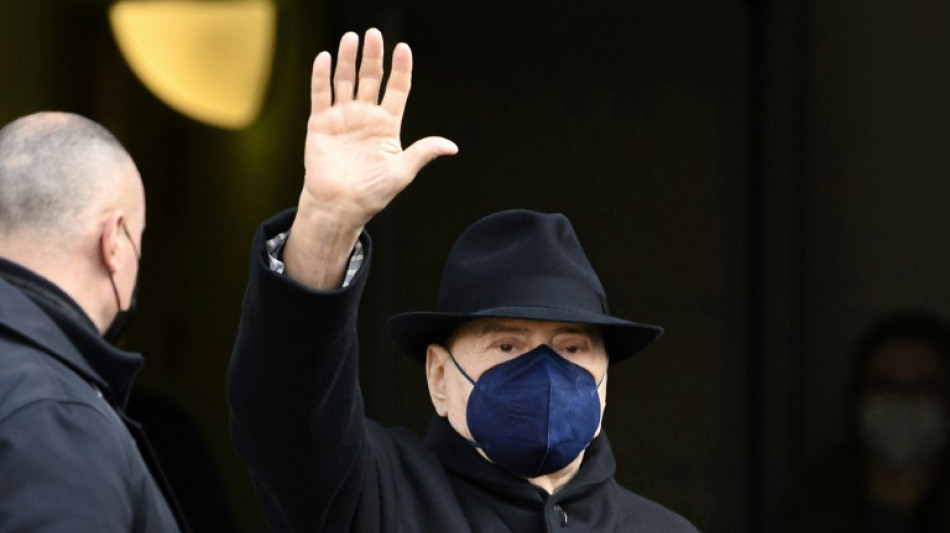 Berlusconi abandona hospital de Mil&aacute;n tras pasar una semana internado