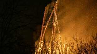 Feuer zerst&ouml;rt Teile von Kirche in Amsterdam - "Beispiellose" Gewalt w&auml;hrend Silvesternacht