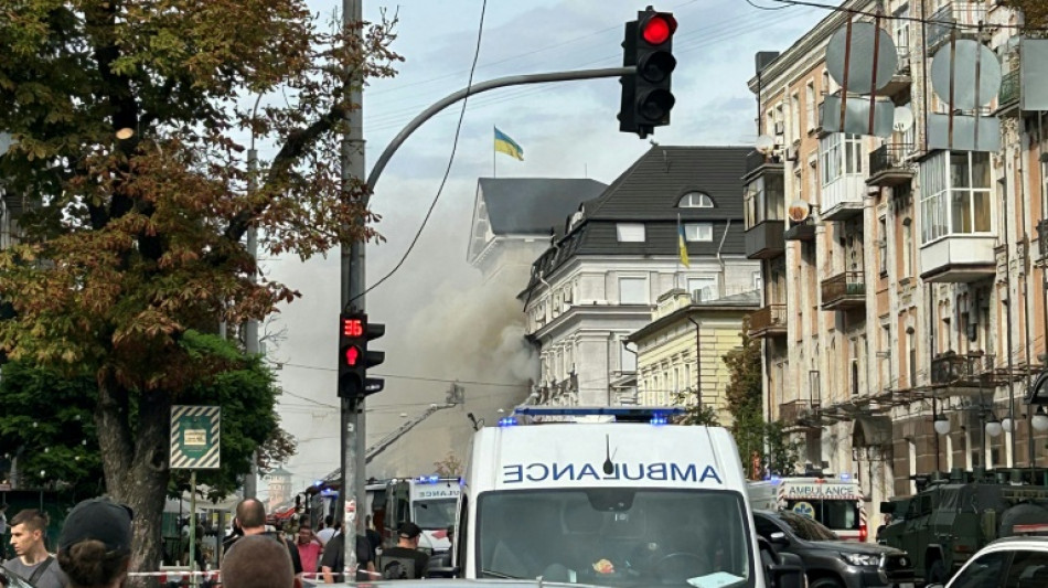 Angriff am helllichten Tag: Russische Drohne trifft Geheimdienst-Zentrale in Kiew 