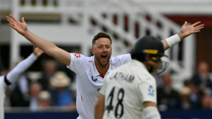 Four-wicket Robinson sparks New Zealand collapse in 1st Test after England slump