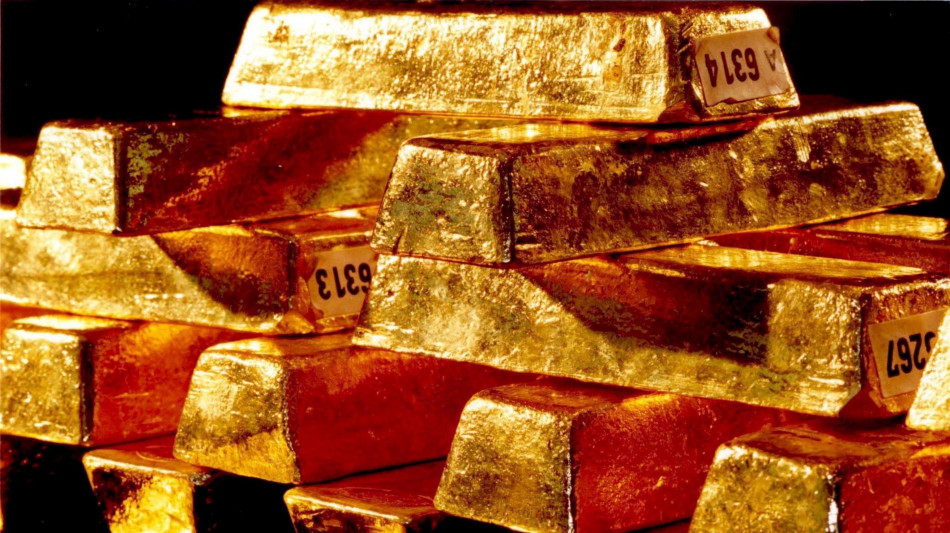 Prezzo oro Spot in aumento, scambiato a 4.090 dollari