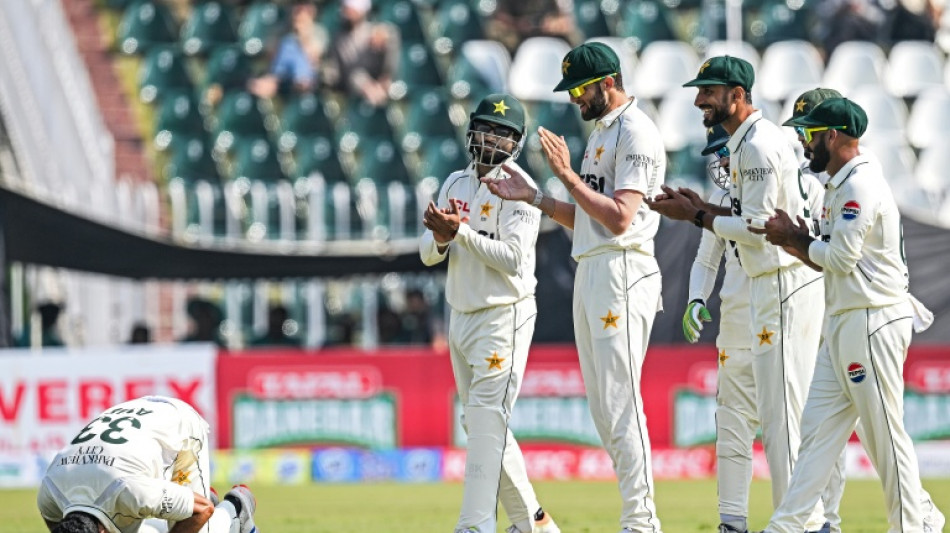 Pakistan debutant Asif takes five wickets as South Africa reach 285-8