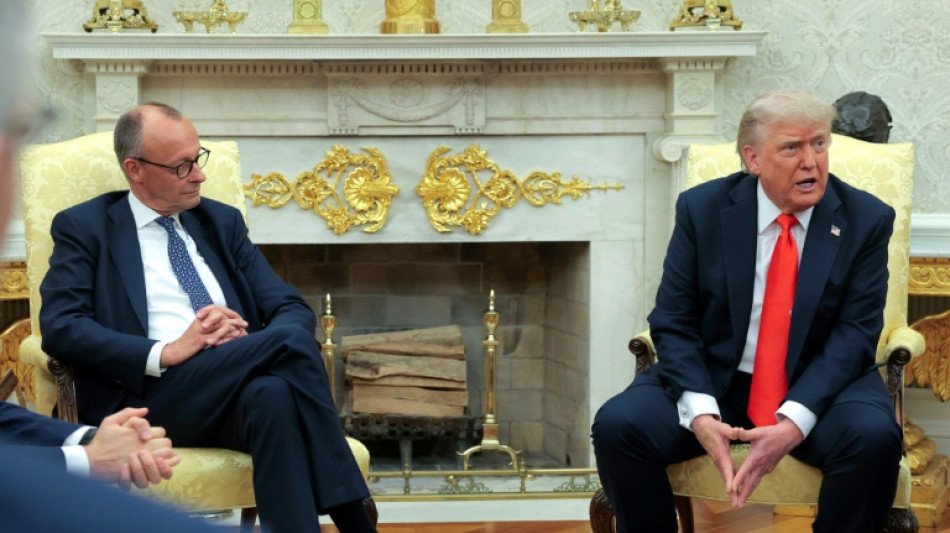 Merz bricht zu Reise in die USA auf - Treffen mit Trump am Dienstag