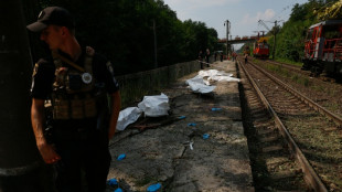 Ucrania ataca refiner&iacute;as y Rusia bombardea una estaci&oacute;n de tren y un barco