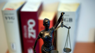 Eine Million Euro Schaden: Mutma&szlig;lich betr&uuml;gerischer Anwalt in Niedersachsen in Haft