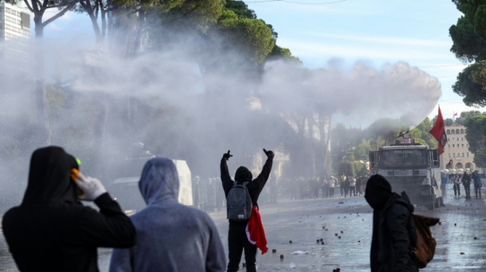 En Albanie, des milliers de manifestants contre la corruption et une pluie de lacrymog&egrave;nes