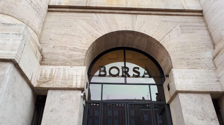 Borsa: Milano piatta sulle prime trimestrali Usa, giù Leonardo
