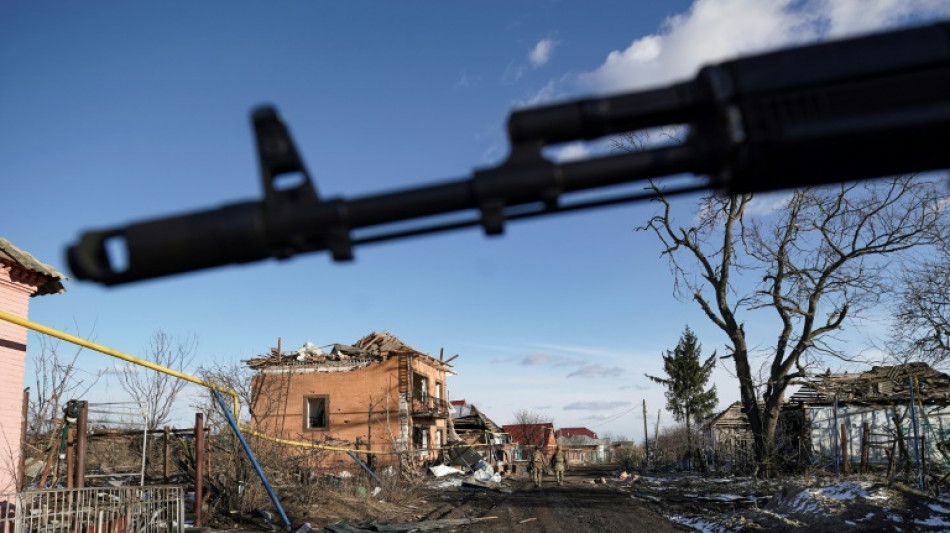 Zelensky appelle l'Europe à rester ferme avant des pourparlers lundi
