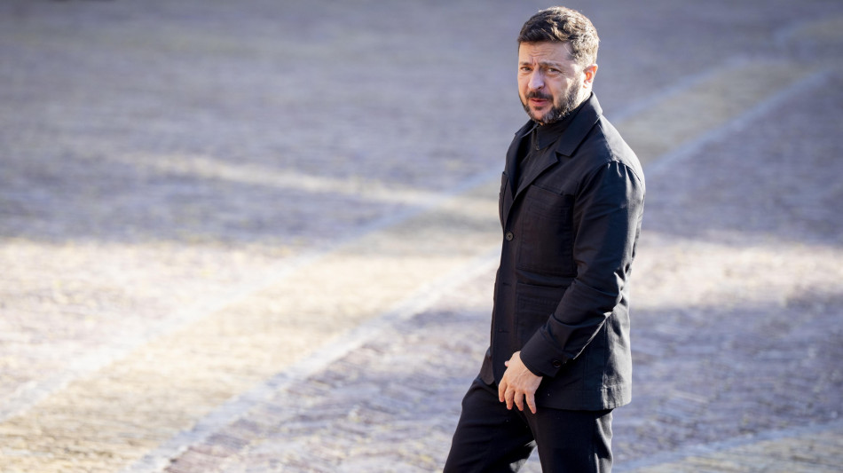 Zelensky all'Ue, 'per pace vera price cap a 30 dollari'