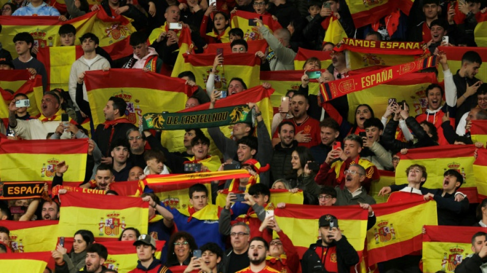 El gobierno espa&ntilde;ol se dice avergonzado y la polic&iacute;a investiga c&aacute;nticos racistas del Espa&ntilde;a-Egipto