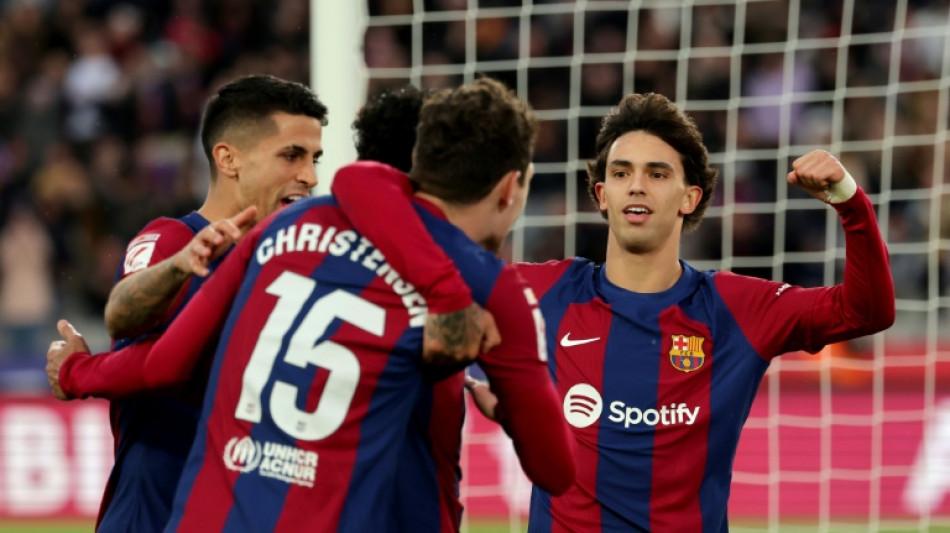 Barcelona goleia Getafe (4-0) e toma vice-lideran&ccedil;a do Girona