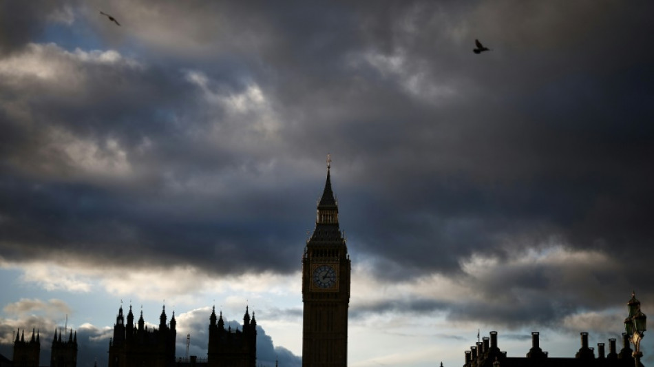 Royaume Uni: faute de croissance, le gouvernement travailliste tranche des milliards dans les dépenses