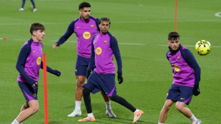 Ronald Ara&uacute;jo volta a treinar com o Bar&ccedil;a