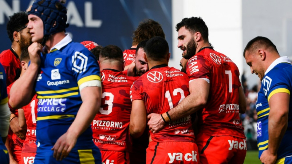 Top 14: Toulon se d&eacute;fait de Clermont pour y croire encore