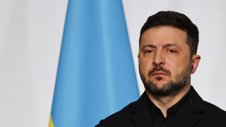 Zelensky, 'ringrazio Trump per l'importante dichiarazione'