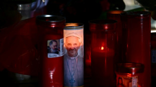 El papa registra "ligeras mejorías", afirma el Vaticano