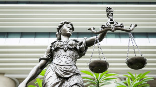 Roller-Akku explodiert in Homeoffice: Sprung aus Fenster ist kein Arbeitsunfall