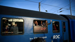 R&eacute;veil enthousiaste des premiers voyageurs du nouveau train couchette Paris-Berlin