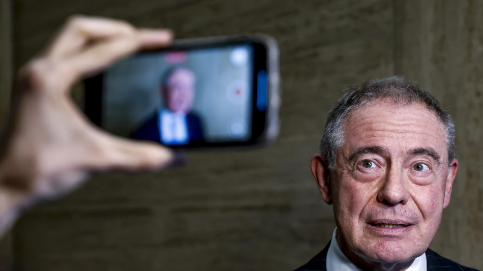 Urso, 'voci rimpasto governo? Ho il mandato di Meloni e del Parlamento'