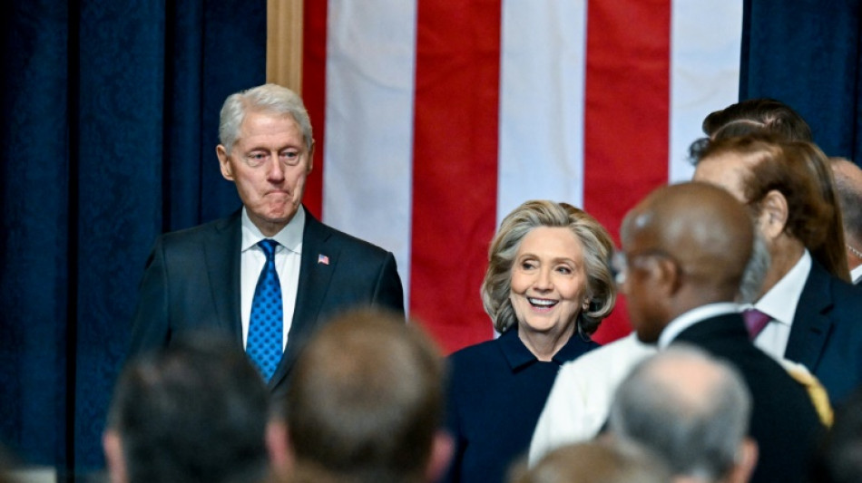 Comitê do Congresso dos EUA intima Bill e Hillary Clinton a depor sobre caso Epstein