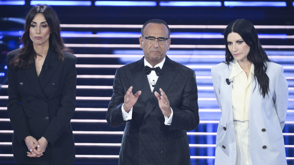 Sanremo, la finale si apre con riflessione sull'Iran e appello per i bambini