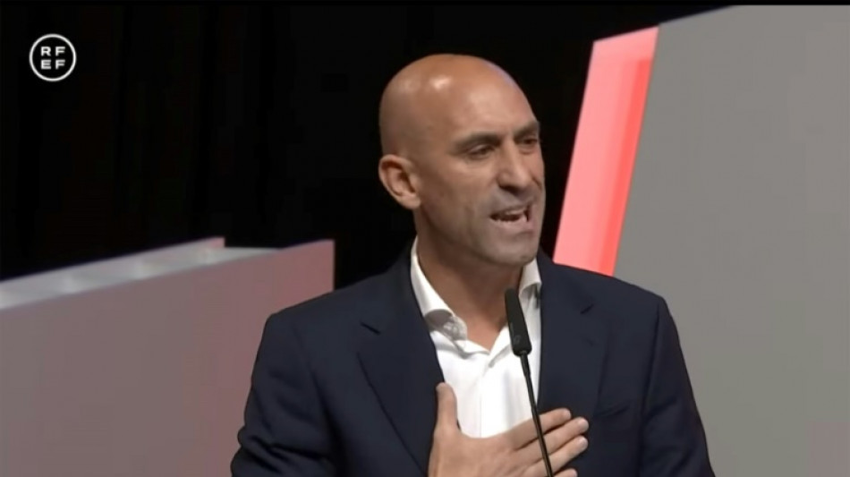 Rubiales na mira da justi&ccedil;a desportiva e penal da Espanha