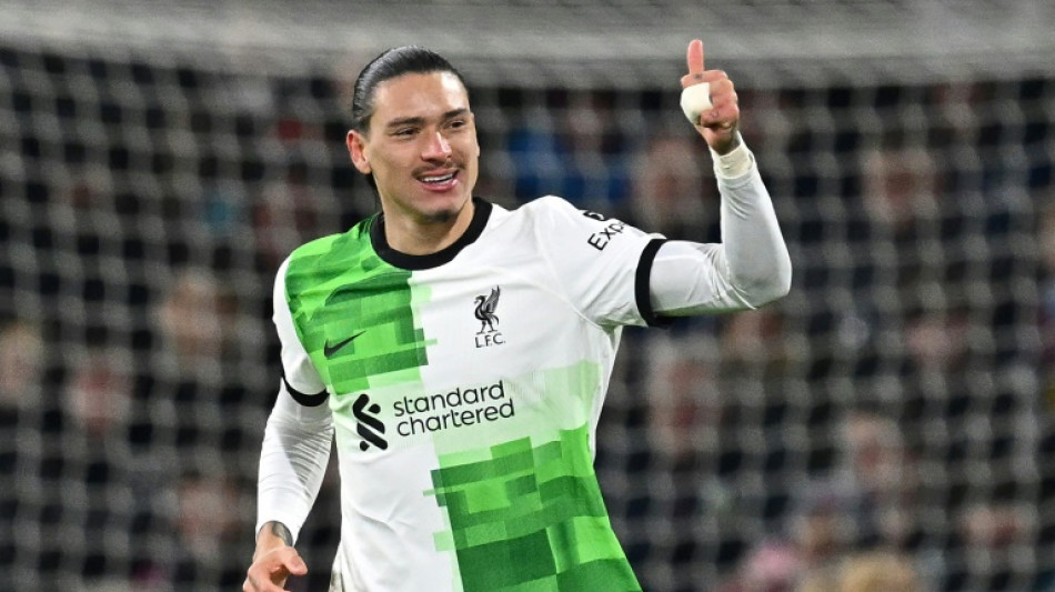 Liverpool vence Burnley no 'Boxing Day' e assume lideran&ccedil;a provis&oacute;ria do Ingl&ecirc;s