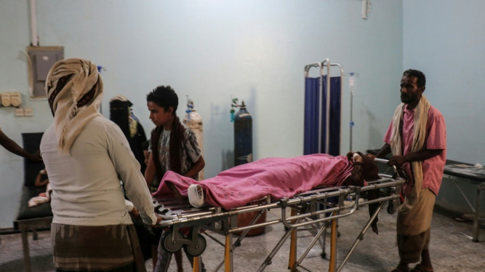 M&aacute;s de 120 muertos en la ofensiva de rebeldes de Yemen cerca de estrecho clave en el mar Rojo