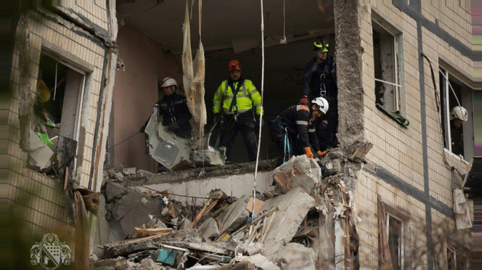 Dos muertos y cortes de suministro en ataque ruso a infraestructura energética ucraniana