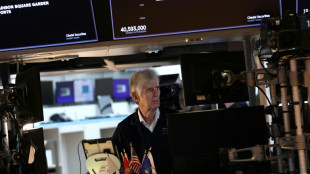 Wall Street fecha em baixa à espera de resultados empresariais