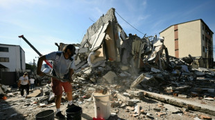 Socorristas buscan sobrevivientes tras el potente terremoto en Colombia