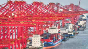 China e EUA suspendem tarifas em trégua temporária da guerra comercial