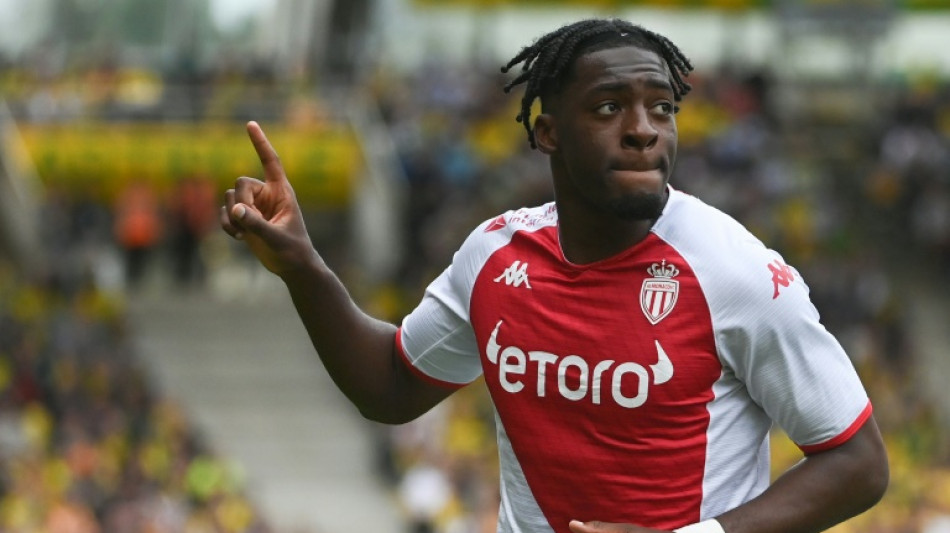 Zagueiro franc&ecirc;s Axel Disasi assina contrato de 6 anos com o Chelsea