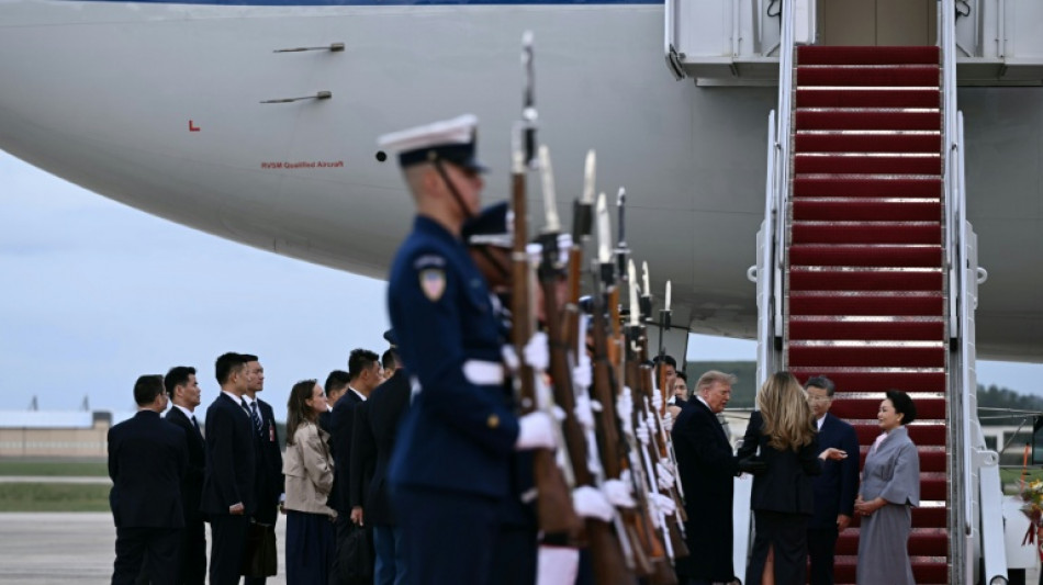 Xi arrives in US to personal Trump welcome 