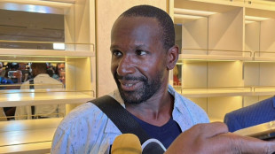 Le journaliste français Olivier Dubois, ex-otage au Sahel, en route pour Paris