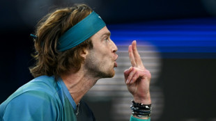 Rublev &eacute; desclassificado em Dubai ap&oacute;s gritar com &aacute;rbitro de linha