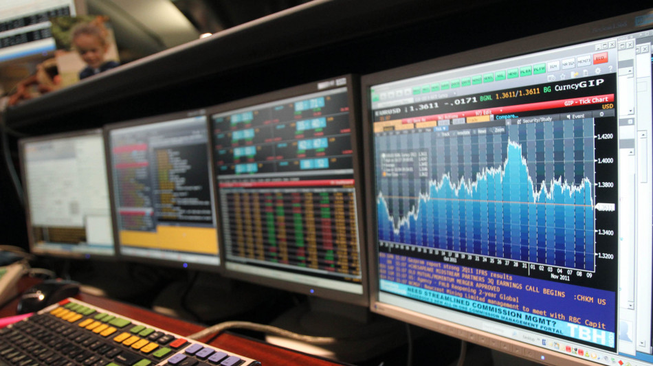 Tesoro, collocati in asta 8 miliardi di titoli, salgono i rendimenti