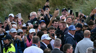 Trump critica Zelensky e a busca por desacelerar a IA durante sua visita &agrave; Irlanda
