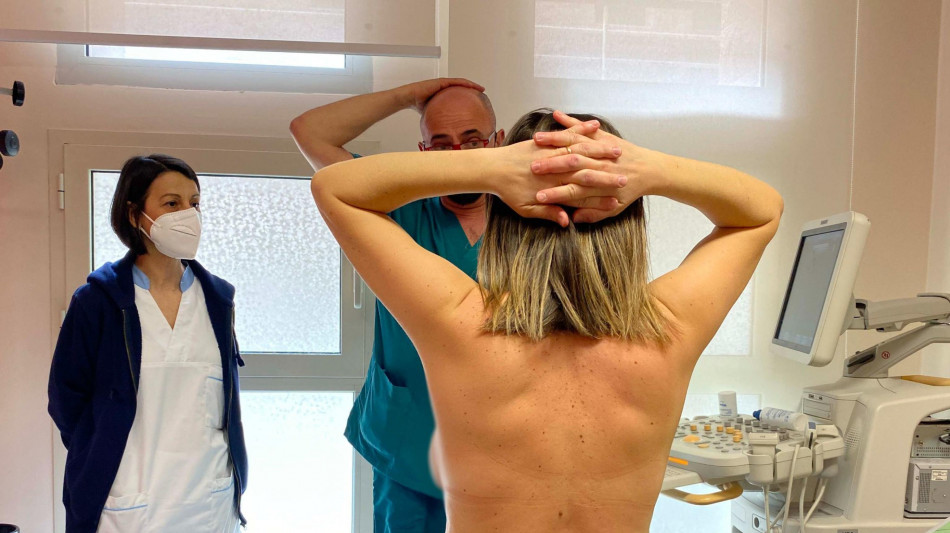 Esperti, 'tumore mammario non è in aumento nelle giovani donne'
