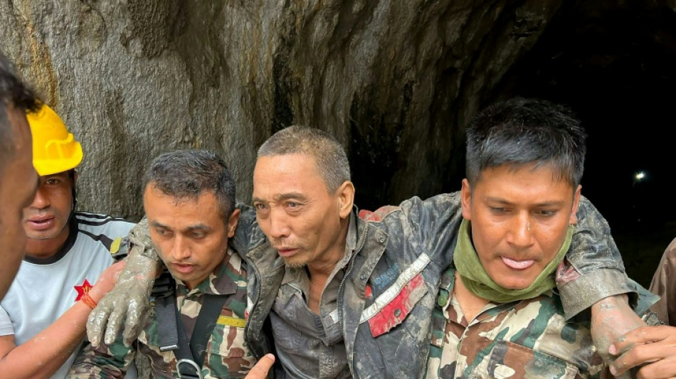 Zehn Tage nach Sturzflut in Nepal weckt Bergung von zwei &Uuml;berlebenden neue Hoffnung