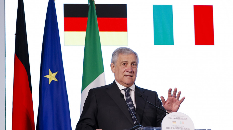 Tajani, finch&eacute; non si fa chiarezza non rimandiamo ambasciatore in Svizzera