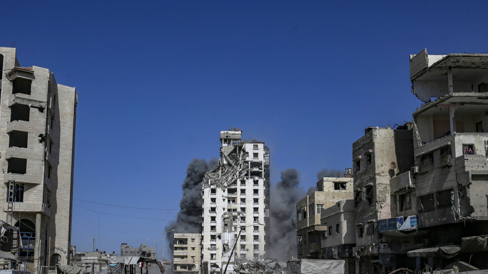 Protezione civile Gaza, salgono a 21 i morti nei raid Idf