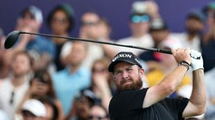 Elvira wins Dubai Invitational after Lowry's last hole meltdown