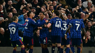 Arsenal vence Fulham e mantém liderança; City segue em reação