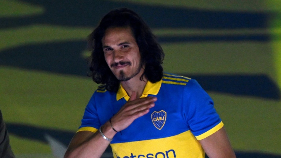 Cavani &eacute; recebido com festa pela torcida do Boca, que sonha com a Libertadores
