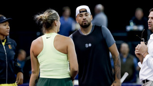 Sabalenka ko in due set, a Kyrgios la 'Battaglia dei sessi'
