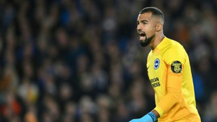Goleiro espanhol Robert S&aacute;nchez deixa Brighton e assina com Chelsea at&eacute; 2030