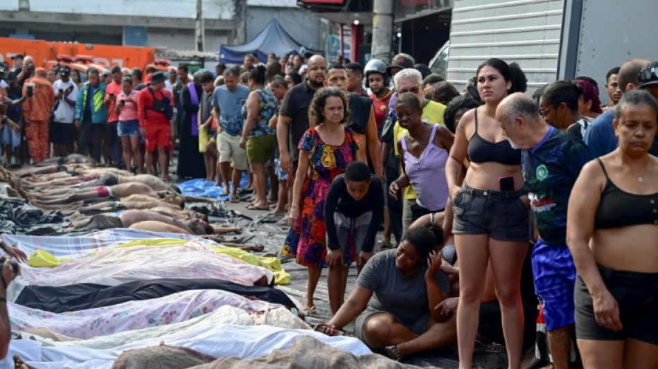 'Degolaram meu filho', diz mãe de jovem morto em operação policial no Rio