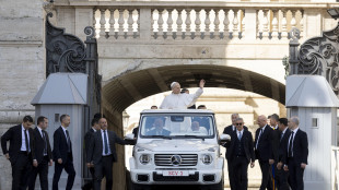 A otto giorni dall'intervento Leone a Piazza San Pietro in papamobile