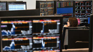 Borsa: Milano fiacca con le banche, scivolano Stm e Prysmian